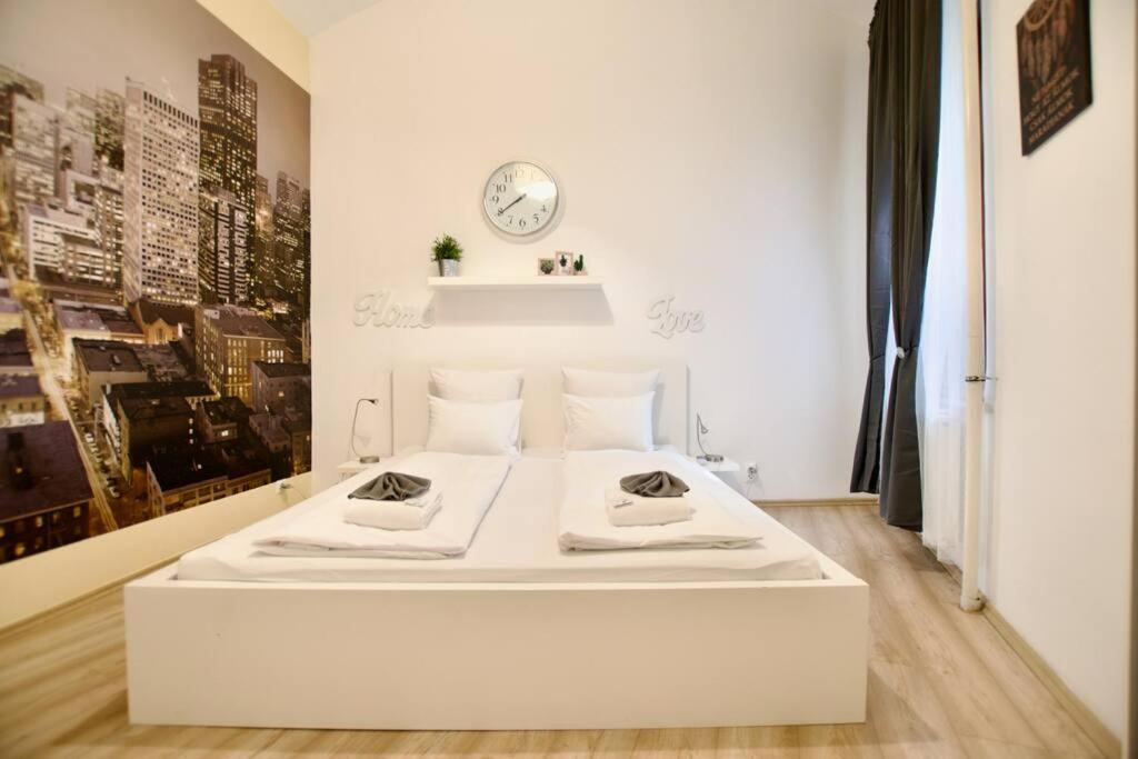 Standard Apartment By Hi5- Podmaniczky Street Budapest Exterior foto